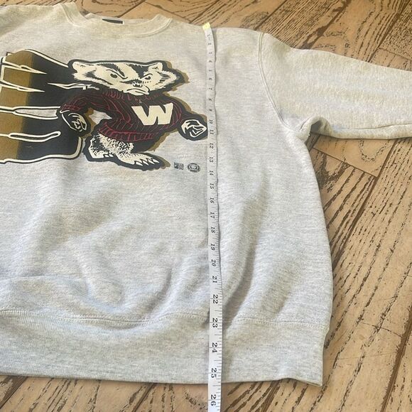 Vintage Wisconsin Badgers Sweatshirt RARE Crewneck Gray Varsity size Large - Picture 8 of 9